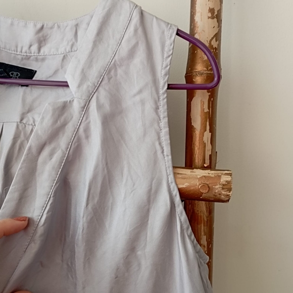 ♥️ Banana Republic Light Grey Elegant Top - Picture 9 of 17